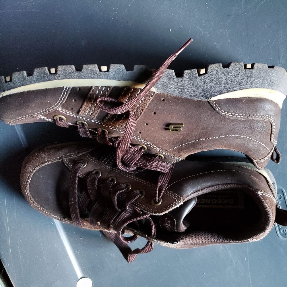 Skechers leather shoes- brown size 8.5 in barely, excellent condition
